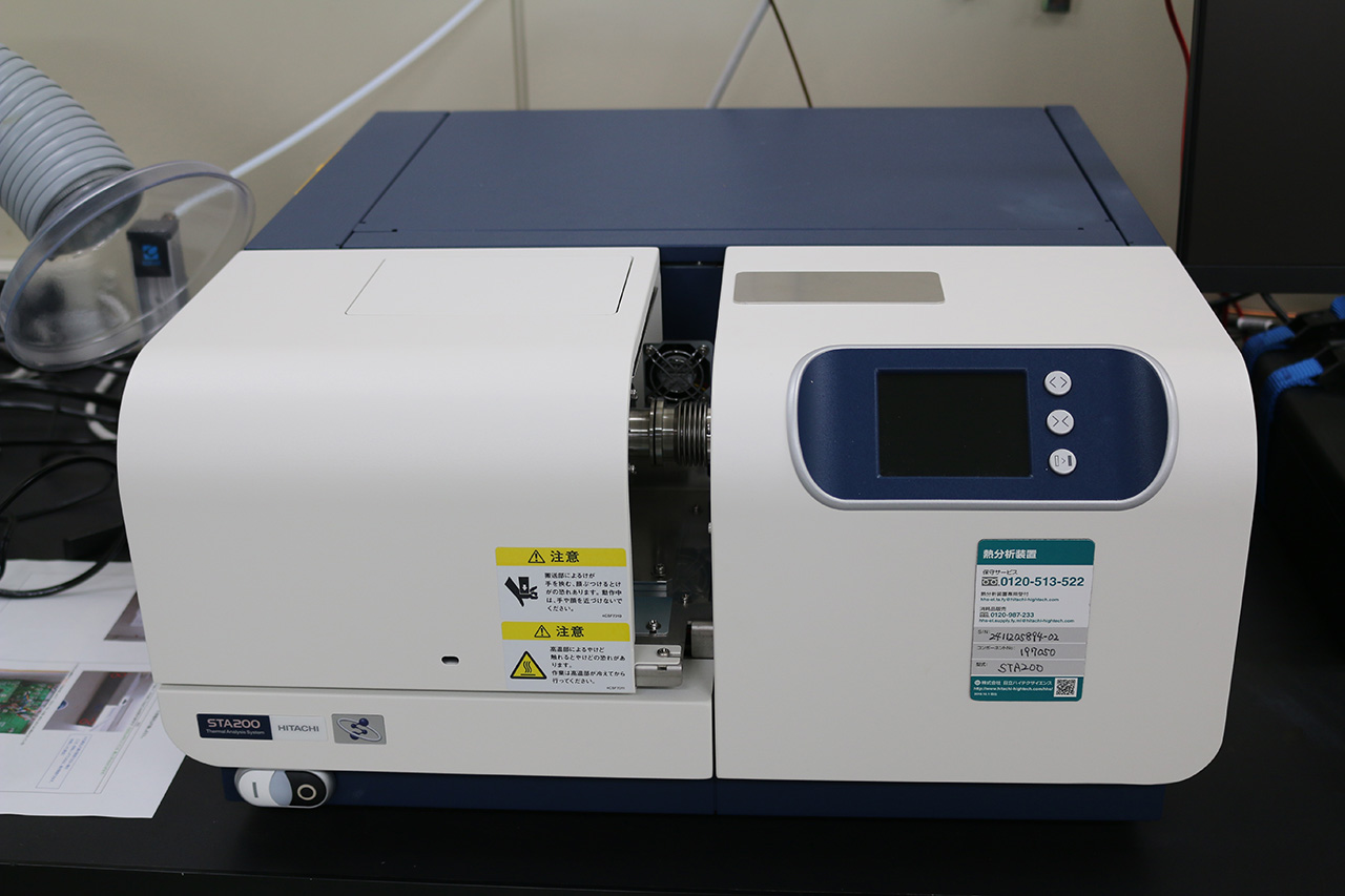 Thermogravimetric analyzer (TG) and Differential thermal analyzer (DTA)