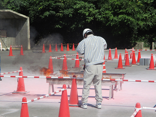 「危険物消火の部」の様子