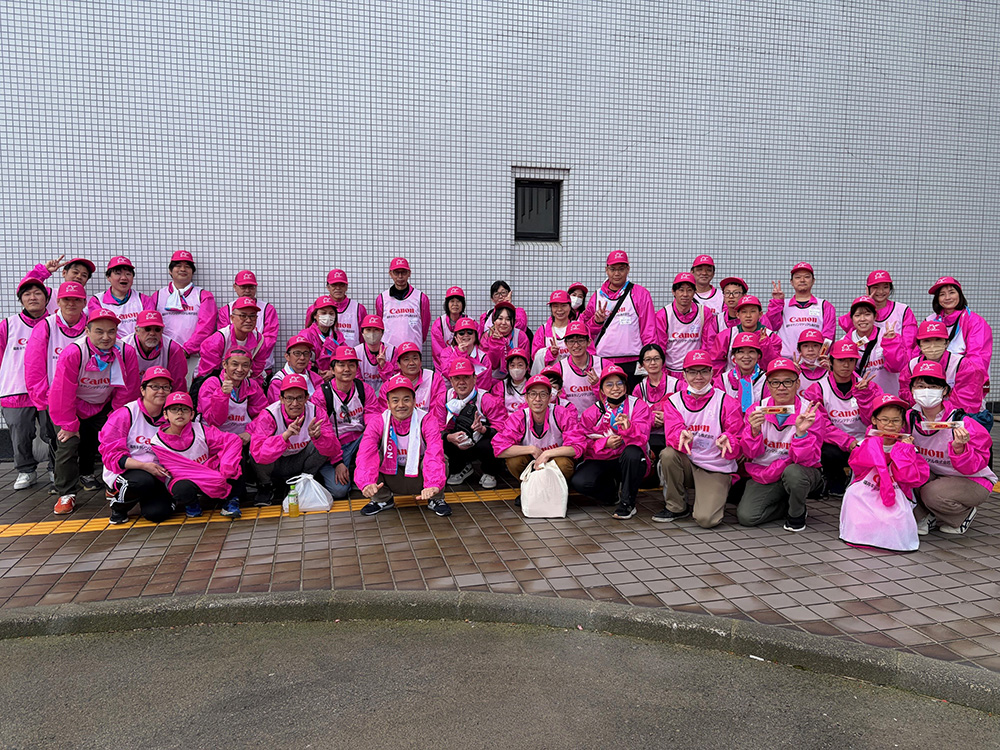 ボランティア参加者で記念撮影