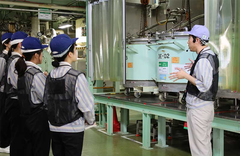 工場見学の様子